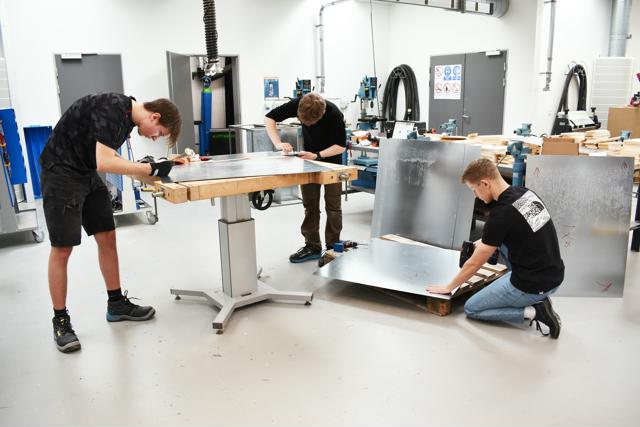 Elever på Hansenberg Tekniske Gymnasium har teknikfag i skolens makerspace